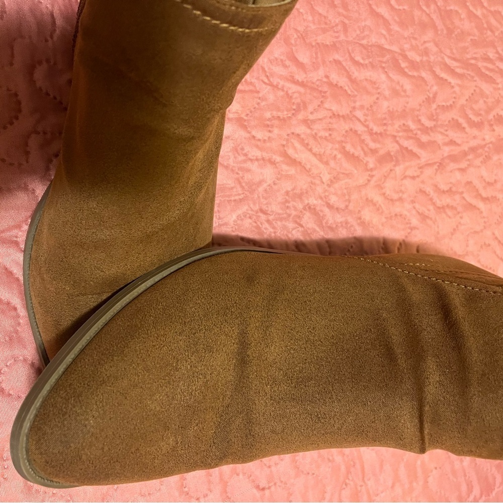Time and Tru Brown Ankle Boots - Picture 4 of 6